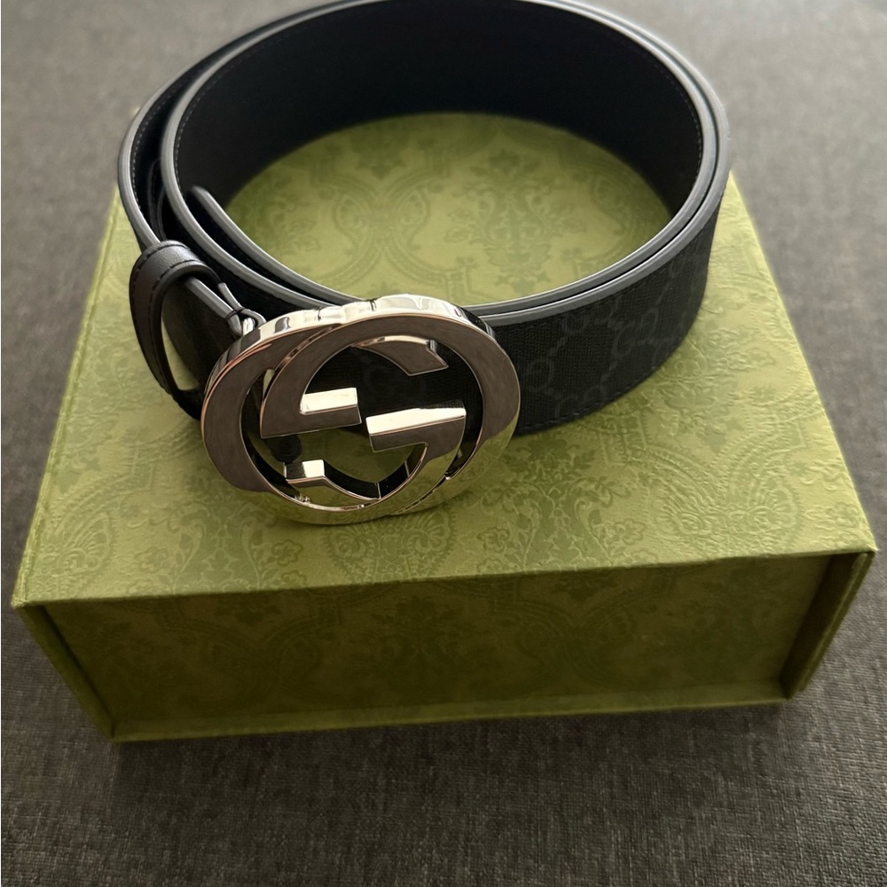 Gucci Black and Silver Leather Belt